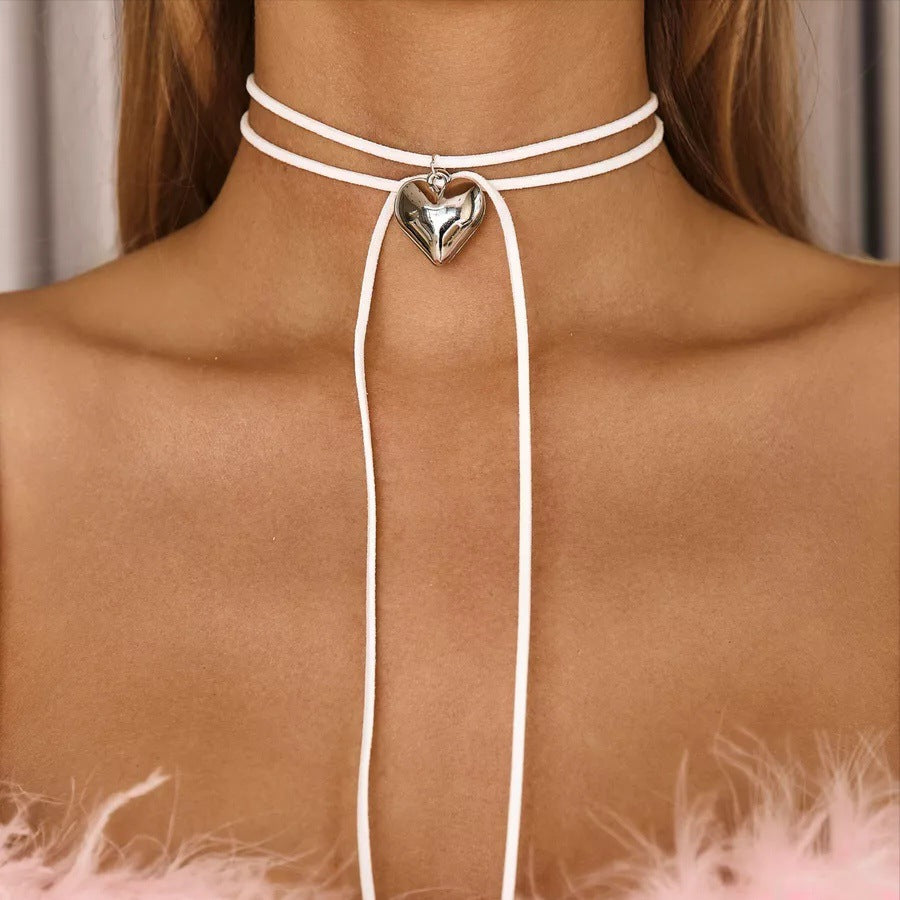Pendant Choker with Heart Charm for Women - Versatile and Romantic Necklace