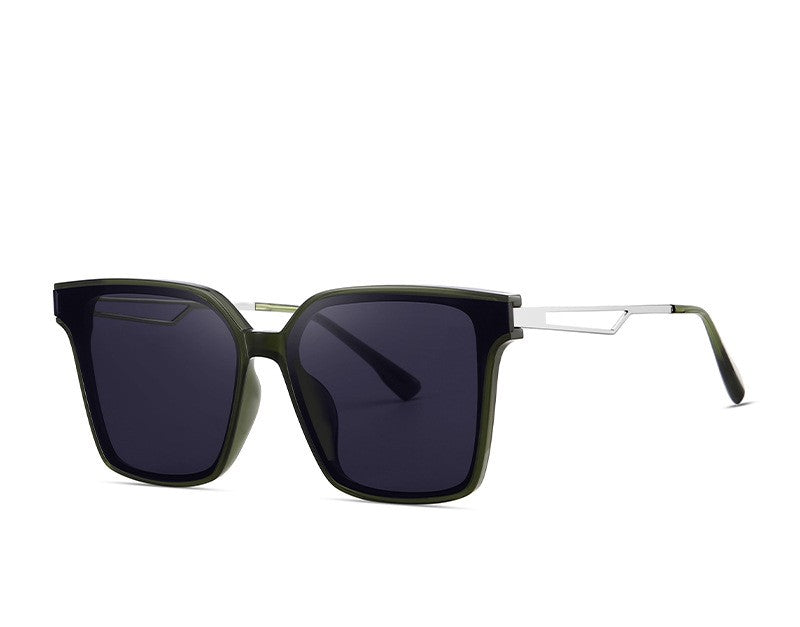 Iconic Glow: Women's Polarized Sunglasses with UV400 Protection