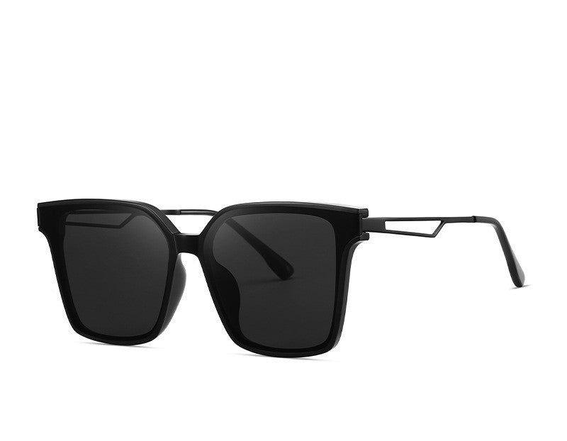 Iconic Glow: Women's Polarized Sunglasses with UV400 Protection
