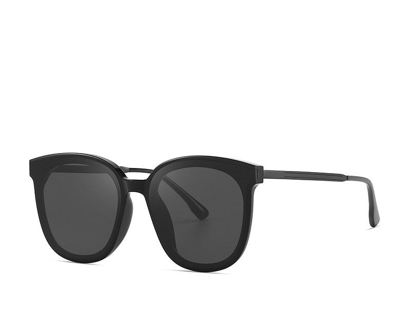 Aura Gaze: Women's Polarized Sunglasses - UV400 Protection, 54mm Lens, Fashion Frame