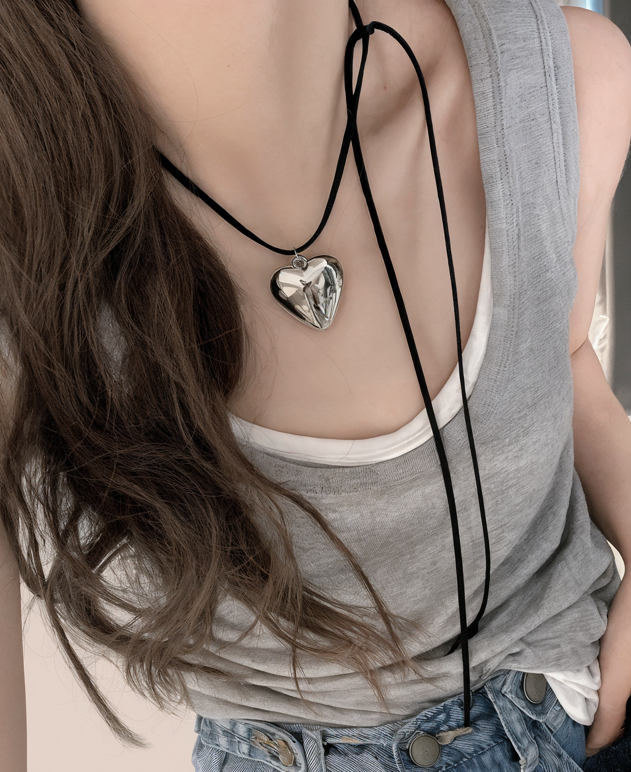 Pendant Choker with Heart Charm for Women - Versatile and Romantic Necklace