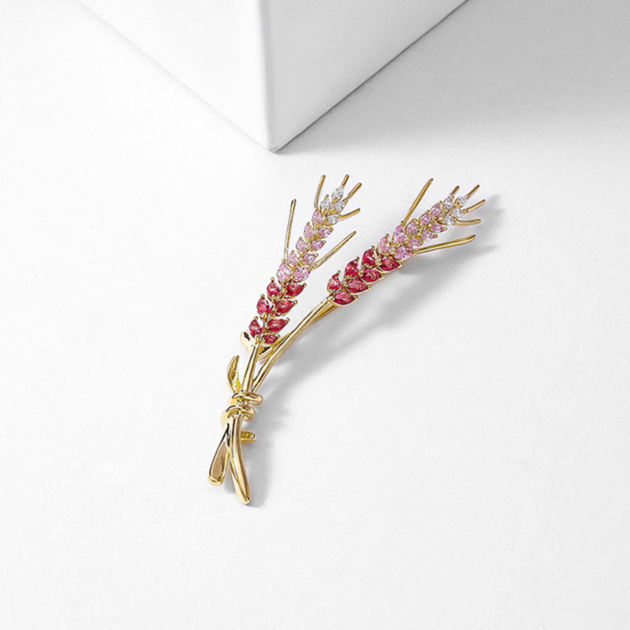 MK-Wheat Ear Brooch Gold Tone Minimalist Wheat Stalk Pin Copper Micropaved Lapel Pin for Suit Cardigan Unisex Fashion Accessory