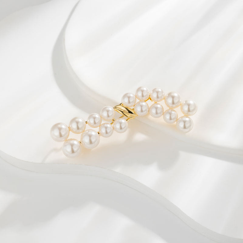 MK-Geometric Pearl Brooch Gold Tone Curved Design Fashion Pin Accessory for Women Elegant Statement Jewelry