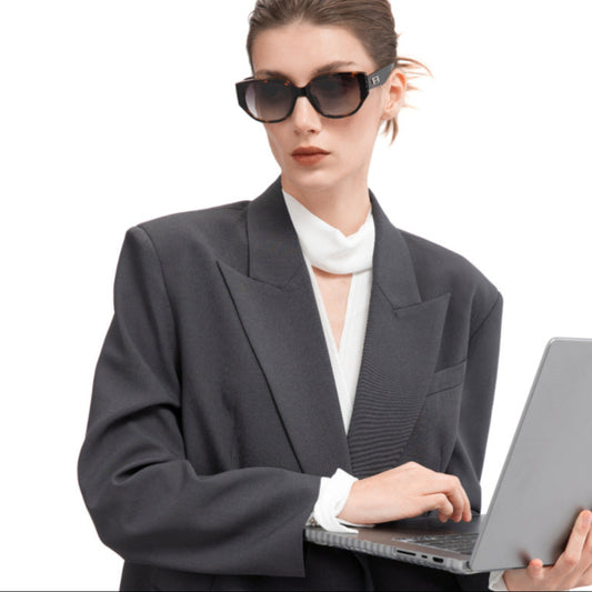 Retro Romance: Unisex Cat-Eye Sunglasses | High-Definition Nylon Plate