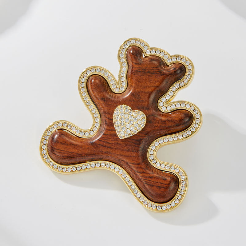 MK-Wooden Bear Brooch Copper Alloy Gold Plated Micro-inlaid Zircon Heart Design Original High-End Animal Pin