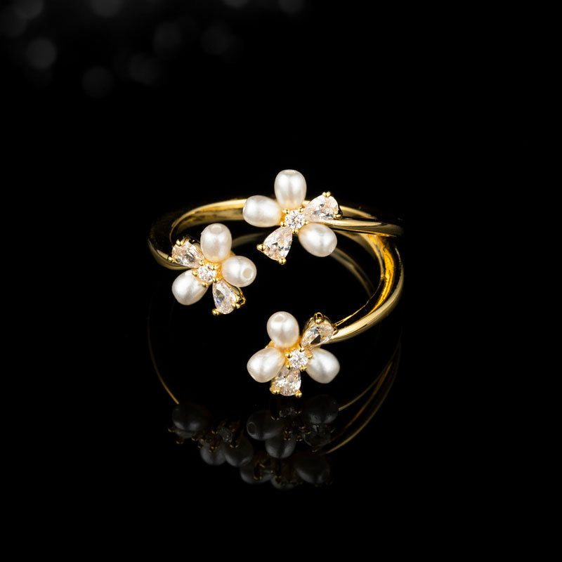 MK-Flower Open Ring Copper Gold Plated Adjustable Three Flower Design Light Luxury Style Micro-inlaid Refined Finger Ring for Women Spring Summer Jewelry